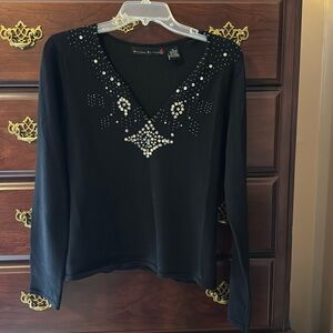 Long sleeves top with sequins